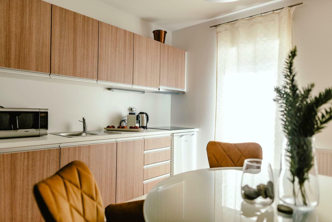 Luxury Apartments Zelny Trh 4 Брно Экстерьер фото