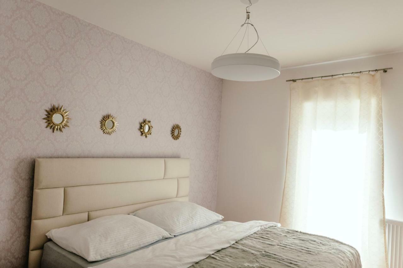 Luxury Apartments Zelny Trh 4 Брно Экстерьер фото